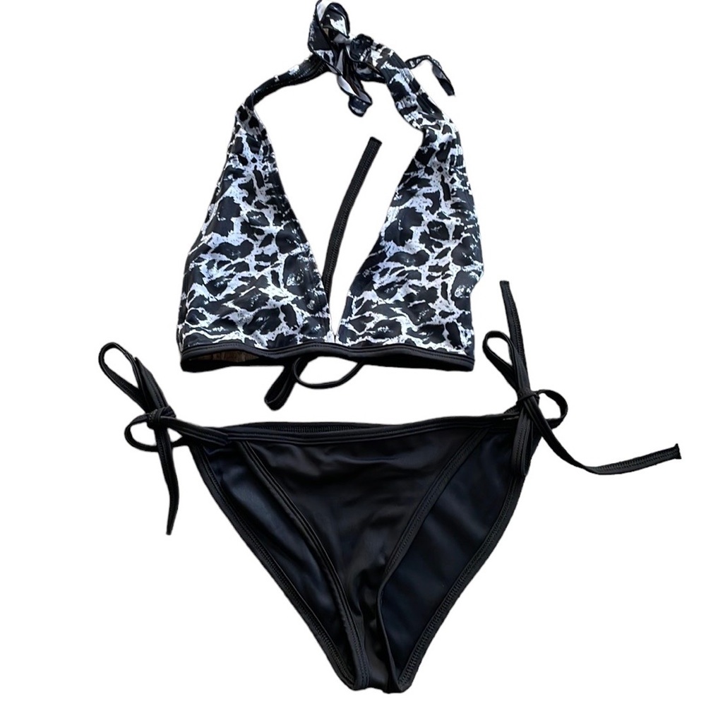 Dreamgirl 2 Piece Leopard Print Halter Swimsuit Bikini Size S/M.
